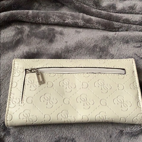 Guess (3) - Picture 2 of 5